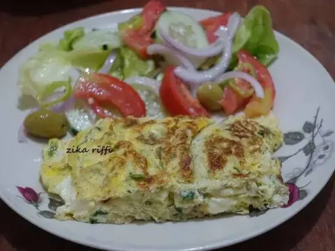Frites omelette fromage